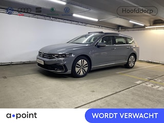 Volkswagen Passat 1.4 TSI PHEV GTE Business 218 pk Automaat (DSG) | Navigatie | Panoramadak | Parkeersensoren (Park assist) | Matrix LED koplampen | Stoelverwarming |