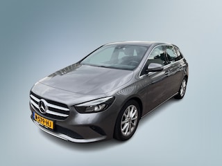 Mercedes-Benz B200 Business Solution Automaat / LED / Navigatie / Lichtmetaal