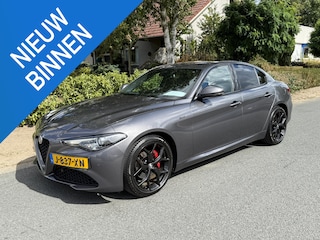 Alfa Romeo Giulia 2.0T Sprint 200PK Automaat•Veloce•Leder