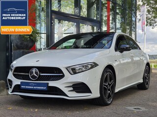 Mercedes-Benz A-klasse 250 e Edition AMG Line | Navigatie | Panoramadak | Cruise Control | Sportstoelen |LM Velgen