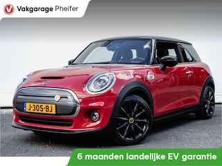Mini Mini Essential 33 kWh Camera/ Carplay/ Navigatie/ Lmv/ Sportstoelen/ Half leer/ Stoelverwarming