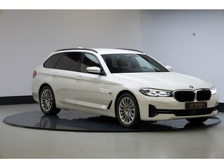 BMW 5-serie Touring 530e Executive | Driving Assistant | Head Up | Leder |