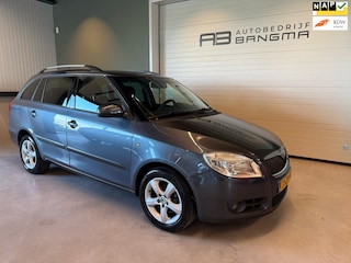 Skoda Fabia Combi 1.4-16V AMBIENTE-uitv/AIRCO/CRUISE CONTROL/LM-VELGEN/ISOFIX/AUX+BLUETOOTH//nieuwe APK + O.H.BEURT BIJ AFLEVERING
