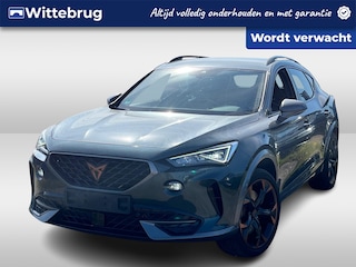 Cupra Formentor 1.4 e-Hybrid 245pk VZ Black Edition / SuperSportStuur / Zwart Lederen Kuipstoelen verwarmd / Camera / 19'' LMV