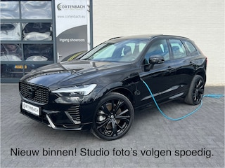 Volvo XC60 2.0 T8 Plug-in hybrid AWD Plus Black Edition | Long Range | Adaptieve cruise | Zwenkbare trekhaak | Harman Kardon | Panorama dak |