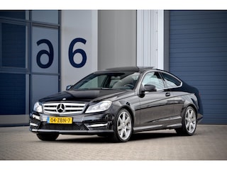 Mercedes-Benz Coupé 180 AMG Styling / Panoramadak / Leder / NL Auto / Zeer Netjes!