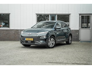 Hyundai Kona EV 64 kWh | 3-Fase | Adaptive Cruise | HUD | Stoel +Stuurverw |