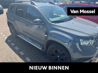 Dacia Duster 1.3 TCe Extreme Trekhaak / sidesteps / Navigatie / Parkeersensoren