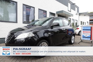 Lancia Ypsilon 0.9 TWINAIR SILVER + Chique en Klassiek