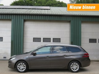 Peugeot 308 1.2 PURETECH STYLE
