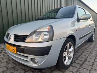Renault Clio 1.4-16V Privilège Automaat