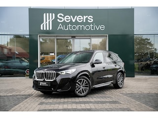 BMW X1 sDrive18i M Sportpakket | Panoramadak | Driving Assistant Plus | Elektrische Trekhaak | Adaptief M onderstel | Comfort Access Systeem | Premium Pack |