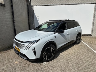 Peugeot 5008 GT Avantage 73 kWh 3-Fase | 2 stoelen op derde rij | Achterbank in delen neerklapbaar | Achterstoelen verwarmd