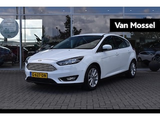 Ford Focus 1.0 Titanium | Cruise Control | Trekhaak | Achteruitrijcamera | Dodehoekdetectie | Parkeersensoren | Apple Carplay/ Android Auto |