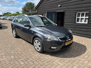 Kia Ceed Cee'd Sporty Wagon 1.6 CVVT X-ecutive