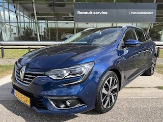 Renault Mégane Estate 1.5 Blue dCi Bose / Trekhaak / Groot scherm / Stoelverw. / Camera / Keyless / PDC V+A / 17'' LMV /