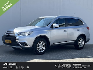 Mitsubishi Outlander 2.0 Business Edition Automaat / Afneembare Trekhaak (Trekgewicht 1.600kg) / Achteruitrijcamera / Keyless Entry & Start / Cruise- en Climate Control / Navigatie full map / Bluetooth /