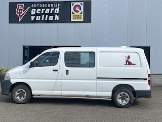 Toyota HiAce 2.5 D-4D LWB Comfort 4WD DC TREKHAAK AIRCO