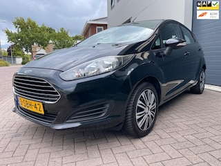 Ford Fiesta 1.0 Style/Navi/1eigenaar/Dealer-onderhouden/Airco/AUX/Distributieriem is vervangen bij 49759 km