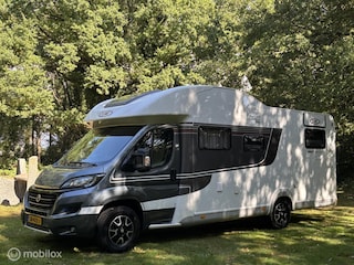 LMC Breezer H737 G Fiat 2.3 150pk Euro 6 | Lengte-bedden | Hefbed | Aparte douche/ wc | XXL Garage | Camera | Fietsendrager | 63dkm | TOPSTAAT