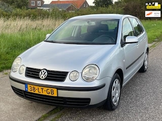 Volkswagen Polo 1.4-16V Comfortline Stuurbekrachtiging Airco Electric pakket Audio/CD Cruisecontrol Dealeronderhoud Nieuwe Apk!