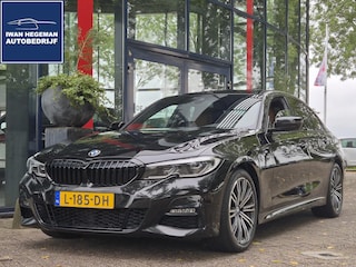 BMW 318i High Executive | M Sport Pack | PDC+Camera | Climate | Pano Dak | Leder |