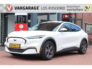 Ford Mustang Mach-E 75kWh | Carplay | Camera | Adaptive Cruise & Climate Control | Stoel & Stuur Verwarming | Leder | Privacy | PDC | Navigatie | Bluetooth |.