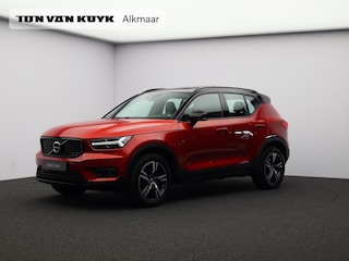 Volvo XC40 2.0 T4 R-Design / Trekhaak / Pano. dak / Apple Carplay & Android Auto / Elek. verstelbare stoelen / Stoelverwarming / Achteruitrijcamera / Zwart Leder