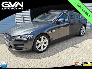 Jaguar XE 2.0 240PK Panoramadak | Memory Stoelen | USA-uitvoering