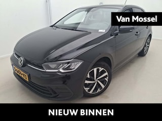 Volkswagen Polo 1.0 TSI Life | Navigatie | Draadloze Apple Carplay | Adaptieve cruise control | Travel Assist | Parkeersensoren | Digitale cockpit | 16"Inch LMV |