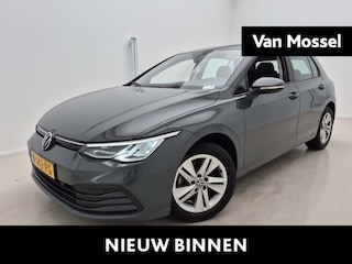 Volkswagen Golf 1.0 TSI Life | Navigatie | Draadloze Apple Carplay | Adaptieve cruise control | Travel Assist | Parkeersensoren | Climate control | Sfeer verlichting | Automatische verlichting |