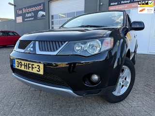 Mitsubishi Outlander 2.4 Inspire 2WD van 1ste Eigenaar met trekhaak en parkeersensoren en airco