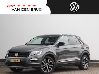 Volkswagen T-Roc 1.5 TSI IQ.Drive 150pk Automaat | Trekhaak | All-Season | Stoelverwarming | Dodehoekdetectie | Navigatie |