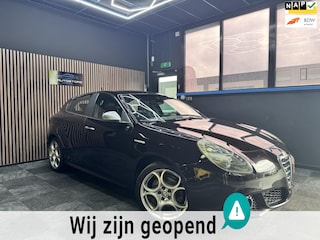Alfa Romeo Giulietta 1.4 T Distinctive Airco h leder Cruise 18Inch Zeer nette Auto!!