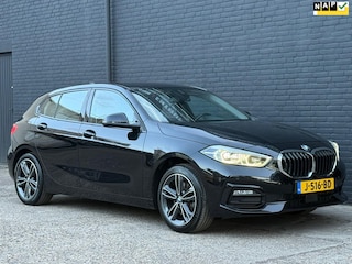 BMW 118i Executive Edition | SPORT | CARPLAY | CRUISE | MULTI STUUR | NWE APK