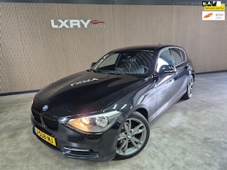 BMW 118i Business | Clima | Navi | Pano | Cruise | PDC & Camera| Stoelverwarming |