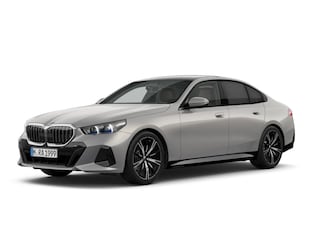 BMW 520i M-Sport HeadUp H/K Pano Driving Pro Trekhaak Stoelventilatie