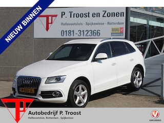 Audi Q5 2.0 TFSI Quattro Adrenalin Sport Adaptive cruise control/Parkeersensoren rondom/Dodehoek detectie/Stoelverwarming/Climate control/Bluetooth/Keyless/19'' Lichtmetalen velgen.