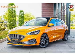Ford Focus ST-3 2.3 280pk |sper diff|launch control|Maxton|head-up display|B&O|Apple Carplay|blind spot|parkeercamera|adaptive cruise control|19" lichtmetalen velgen|