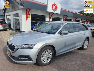 Skoda Octavia Combi 1.5 e-TSI Business Edition AUT/NAVI BJ 2021