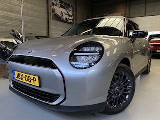 Mini Cooper E Essential 40.7 kWh Nieuw, 17INCH