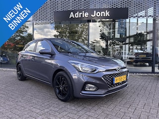 Hyundai i20 1.0 T-GDI Comfort | TREKHAAK | APPLE CARPLAY | LM VELGEN | CAMERA | CRUISE CONTROLE | NEDERLANDSE AUTO | LAGE KM STAND |