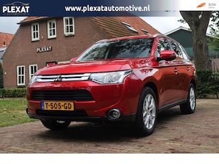 Mitsubishi Outlander 2.0 Intense | Slechts 76.000KM | Apple Car Play | Sfeerverlichting | Handgeschakeld | Historie | Cruise |