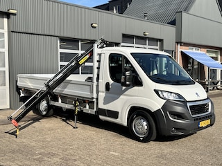 Peugeot Boxer 335 2.0 HDI 420cm Laadbak Pick-up Open laadbak Hiab 018T laadkraan Airco Stuurwielbediening Trekhaak 3000kg trekgewicht 3-persoons Euro 6 P-up