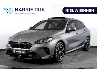 BMW 120 M Sport - Automaat | Innovation Pack | Premium Pack | S/K-Panodak | Dig. Cockpit | Adapt. Cruise | Stoel+-Stuurverw. | 360 Camera | NAV + App. Connect | Harman\Kardon | Head-Up | LM 18" | Afn. trekhaak | 1481