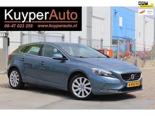 Volvo V40 1.6 D2 Summum LEDER TREKHAAK PARKEERPAKKET MULTIMEDIA VERWARMBARE STOELEN