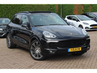 Porsche Cayenne 3.0 S E-Hybrid / Trekhaak / Panoramadak / Camera / Sportdesign + Chrono / 21'' / Luchtvering / Bose / ACC / DAB / Dodehoek / Stoelventilatie + verwarming