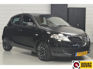 Lancia Ypsilon 0.9 TwinAir S MomoDesign // 124.000 km // AIRCO // CRUISE // PDC // TWO TONE MAT ZWART // ZATERDAG 6-9 VANAF 14:00 GESLOTEN !!