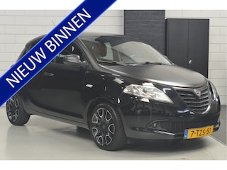 Lancia Ypsilon 0.9 TwinAir S MomoDesign // 124.000 km // AIRCO // CRUISE // PDC // TWO TONE MAT ZWART // ZATERDAG 6-9 VANAF 14:00 GESLOTEN !!