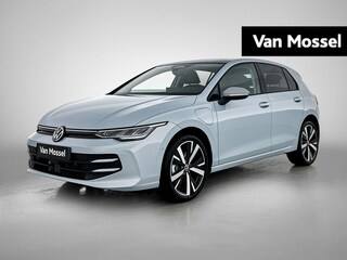 Volkswagen Golf 1.5 eHybrid Life Edition 204 PK Plug in hybride | Panoramadak | Camera | Apple Carplay draadloos | Stoelverwarming | Android Auto draadloos | 18" Lichtmetalen velgen | LED koplampen | Ruiten getint | Climate control | Parkeersensoren | Adaptieve cruise control |